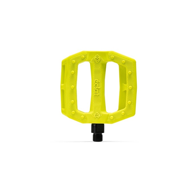 Eclat Slash Platform Pedals Body: Nylon Spindle: Cr-Mo 9/16” Yellow Pair