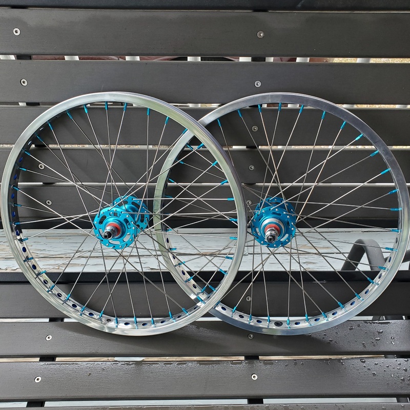 20″ 7X Lite style Sealed High Flange BMX Wheelset – Pair – Polished w/ Blue